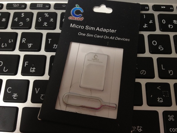 iPhone用のSIM取り出しピン＆micro SIM⇔SIM変換アダプタのセットを購入