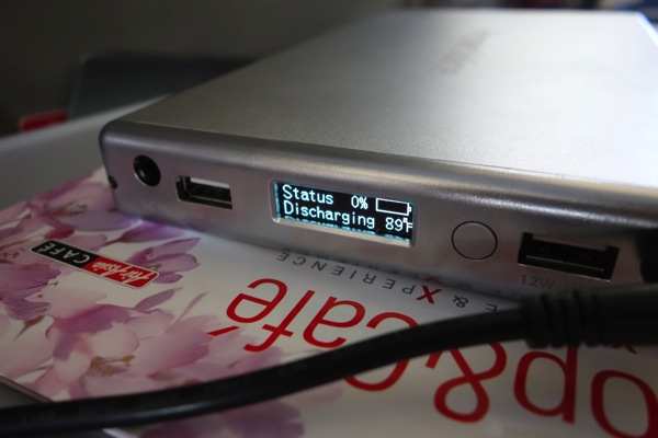 HyperJuice2のバッテリ残量が0%の状態で1時間以上MacBook Airへ充電できた