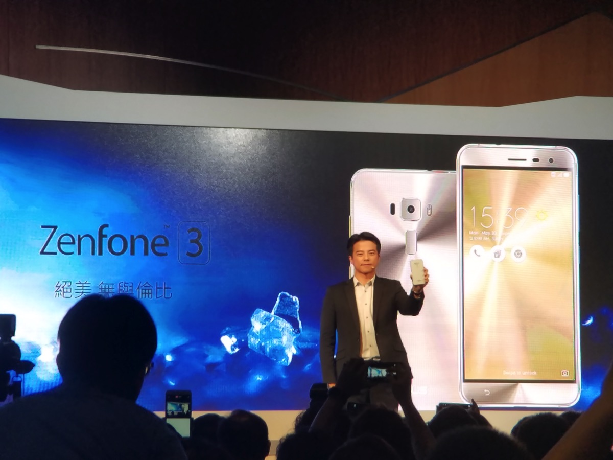 ZenFone 3を発表