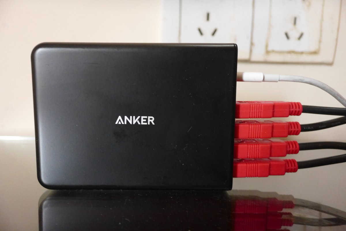 Anker、MacBook充電対応、5ポートUSB充電アダプタ「PowerPort+ 5」ホワイトが3,199円のタイムセール